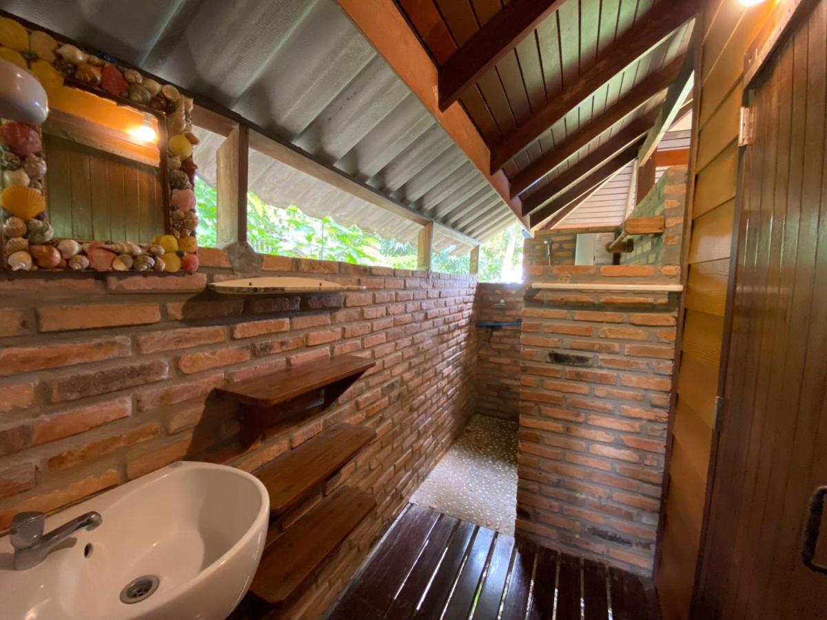 パヤム島 Mr Gao, Ko Phayam Bed & Breakfast エクステリア 写真
